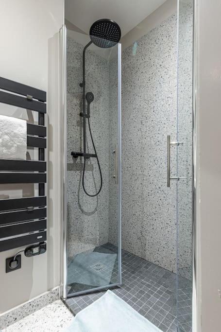La Croix - Old Town Modern Apartment - 2 Bedrooms Nizza Kültér fotó